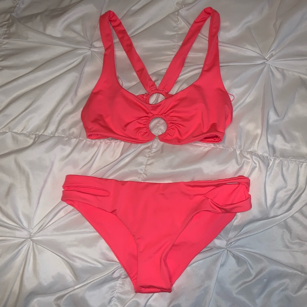 L space bikini set!!